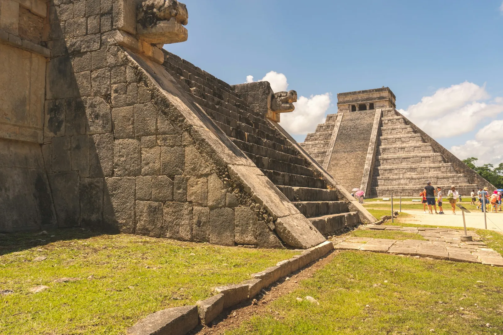 El Castillo pyramid at Chichén Itzá, with stone serpent heads on the stairs